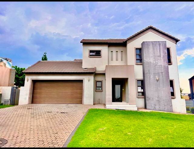 3 BEDROOM HOUSE FOR SALE IN BLUE VALLEY GOLF ESTATE